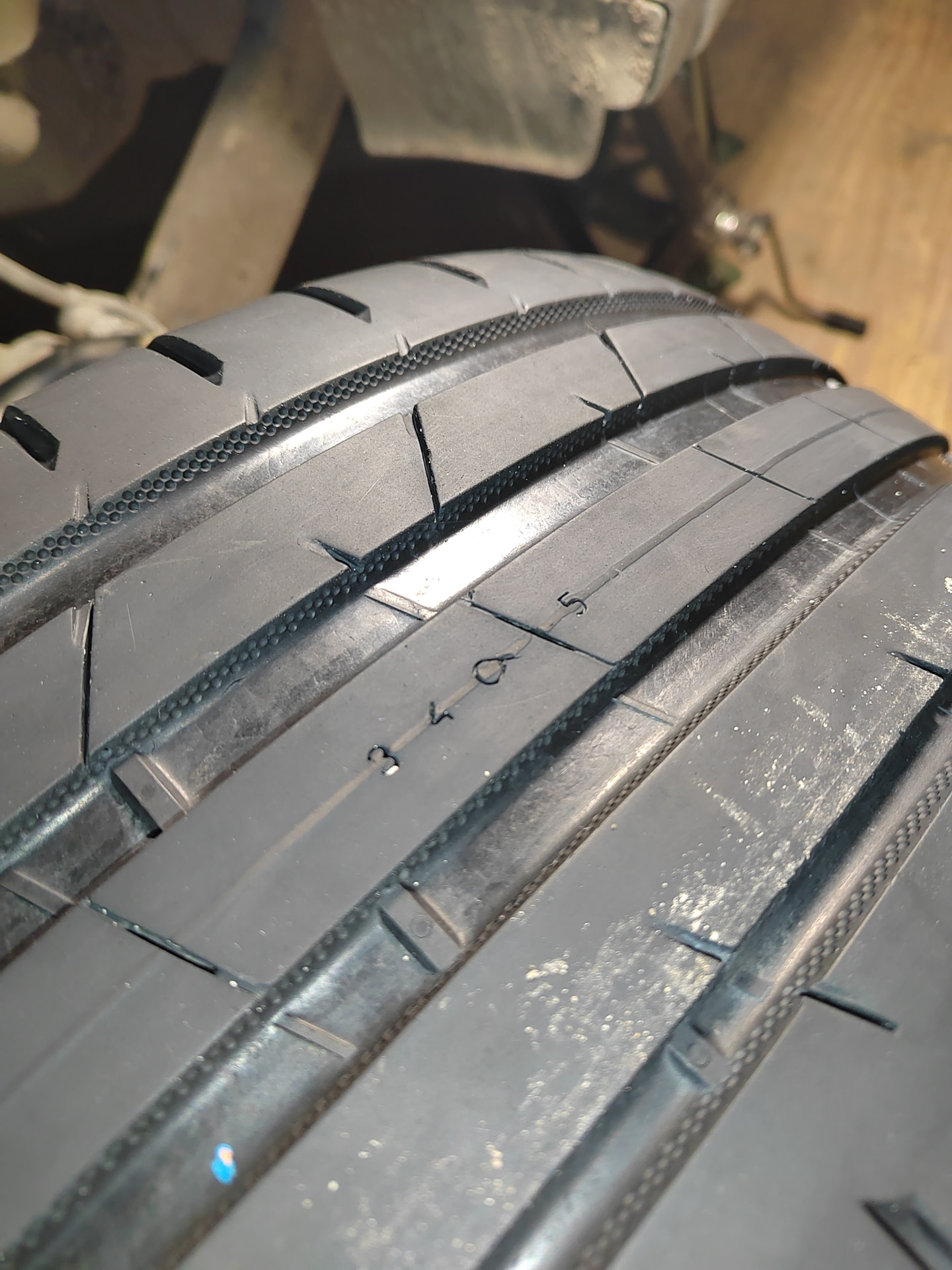 Переобулся и минус задние колодки — Volkswagen Tiguan (1G), 2 л, 2011 ...