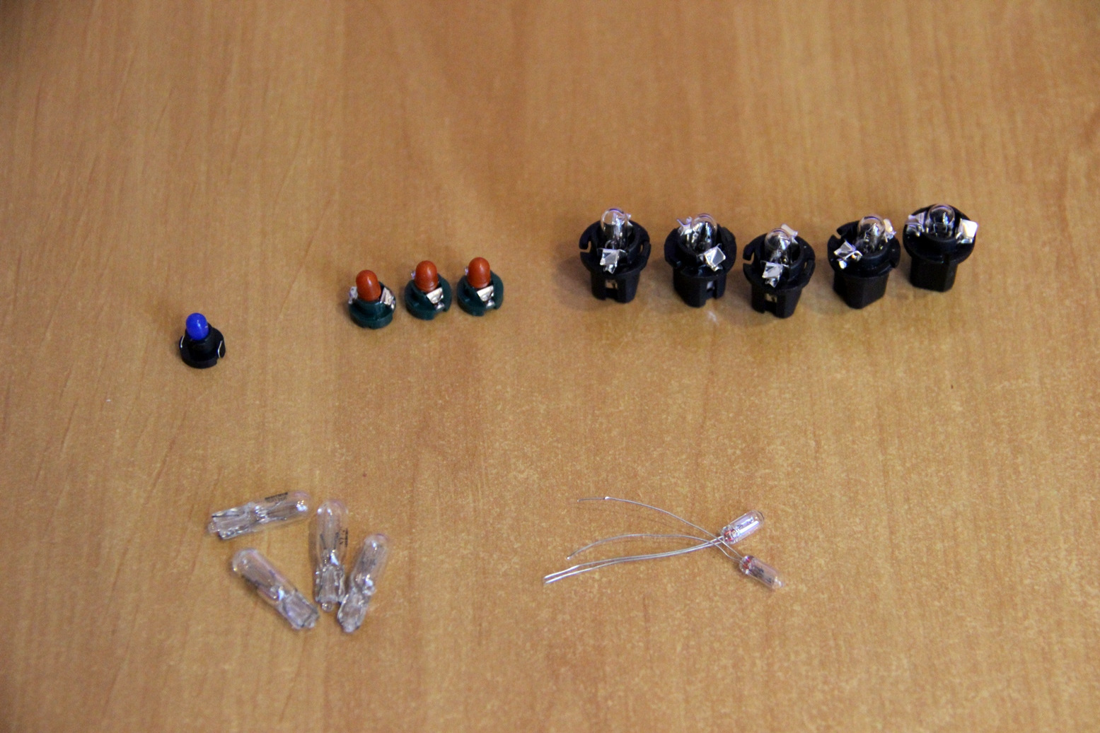 Лансер 9 замена шкал. Светодиодная панель лансер 9. Распиновка панели приборов на ларгусе. Распиновка разъёмов приборной панели лансер 9. Лампы подсветки приборной панели лансер 9 1.