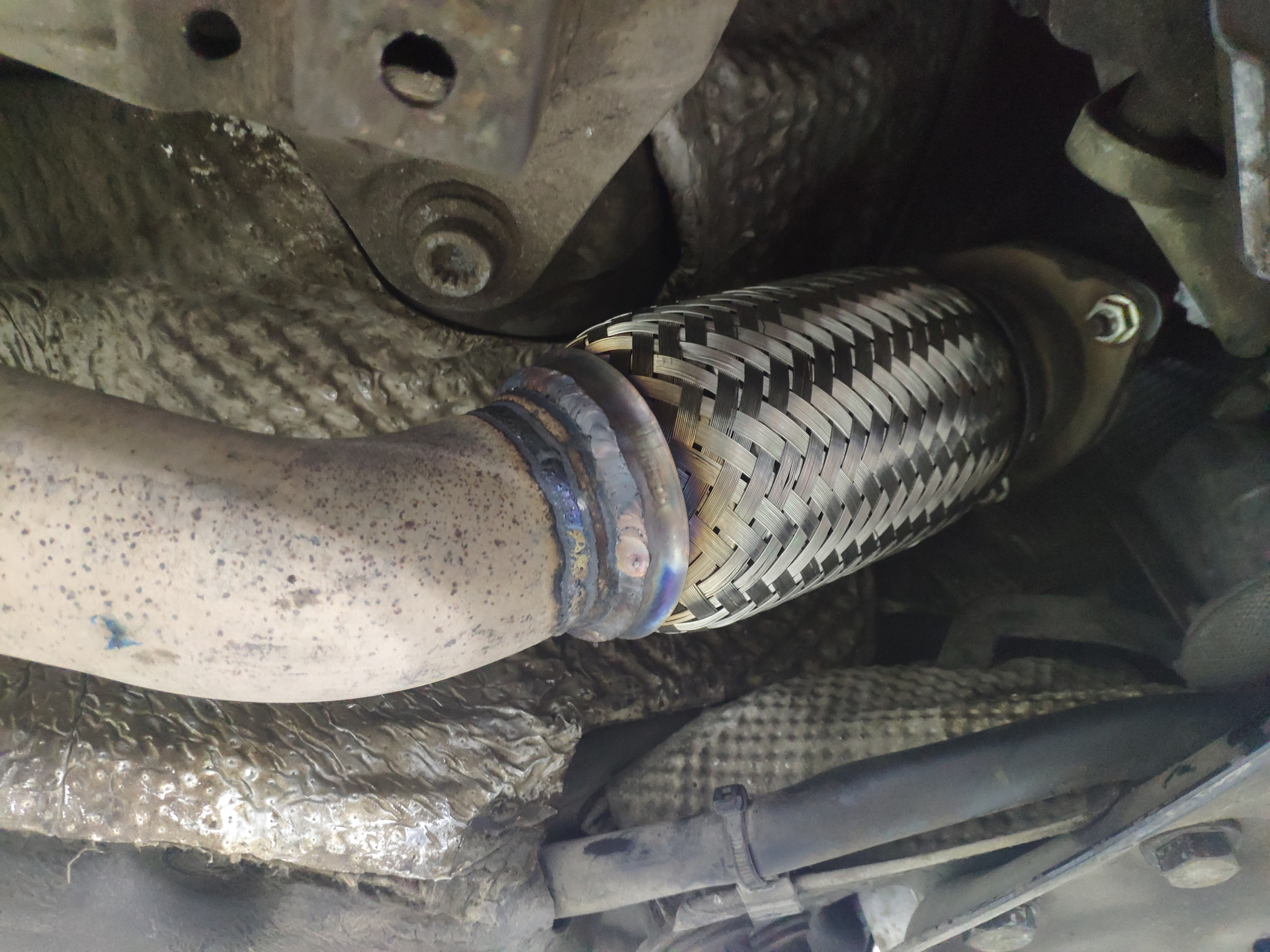 Ремонт гофр глушителя, трапеции стеклоочистителя, мотора печки — Audi ...