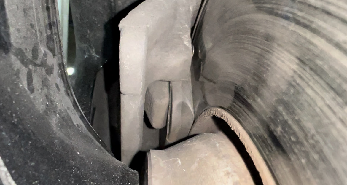 Клинит левый задний суппорт — Audi A4 (B8), 1,8 л, 2013 года | визит на ...