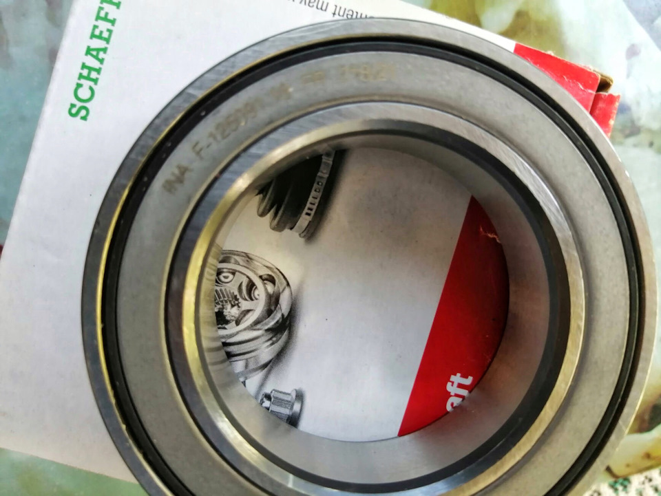 А внутри лежит всем известный подшипник INA ))) — Ford Focus Hatchback III