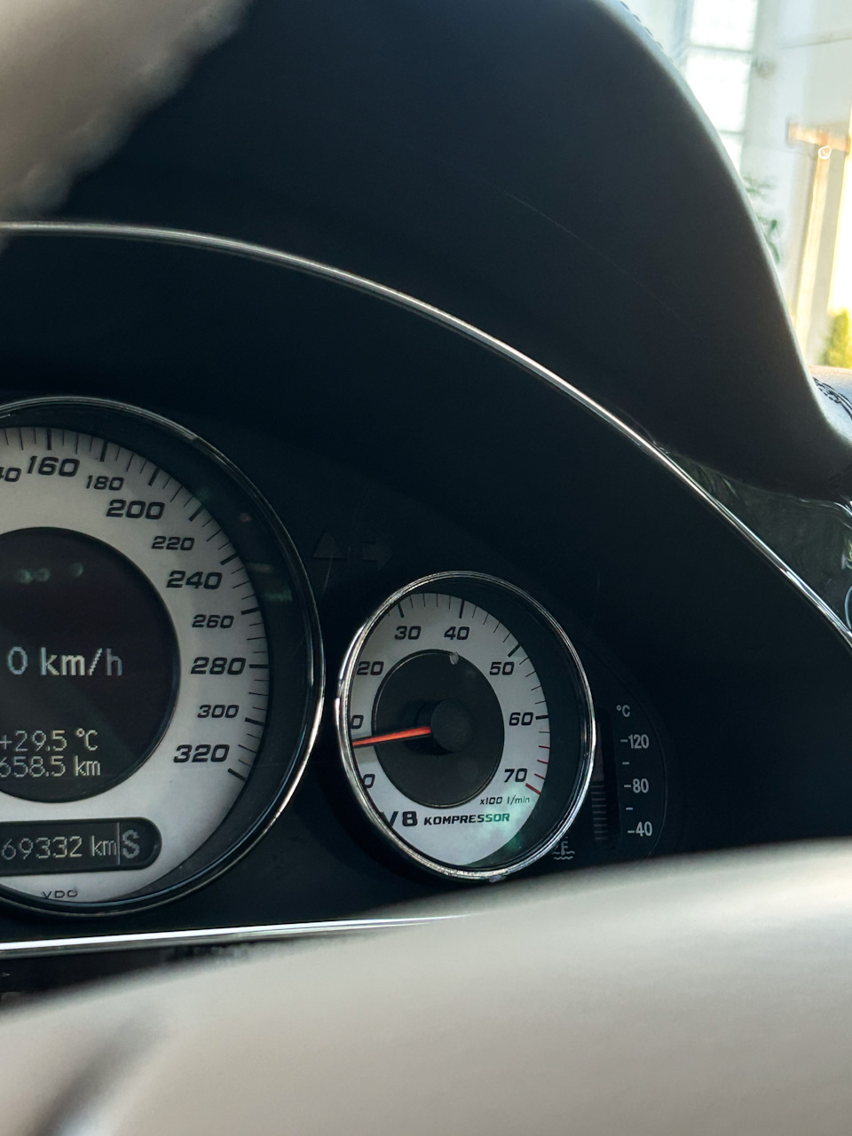 Фото в бортжурнале Mercedes-Benz CLS 55 AMG (C219)