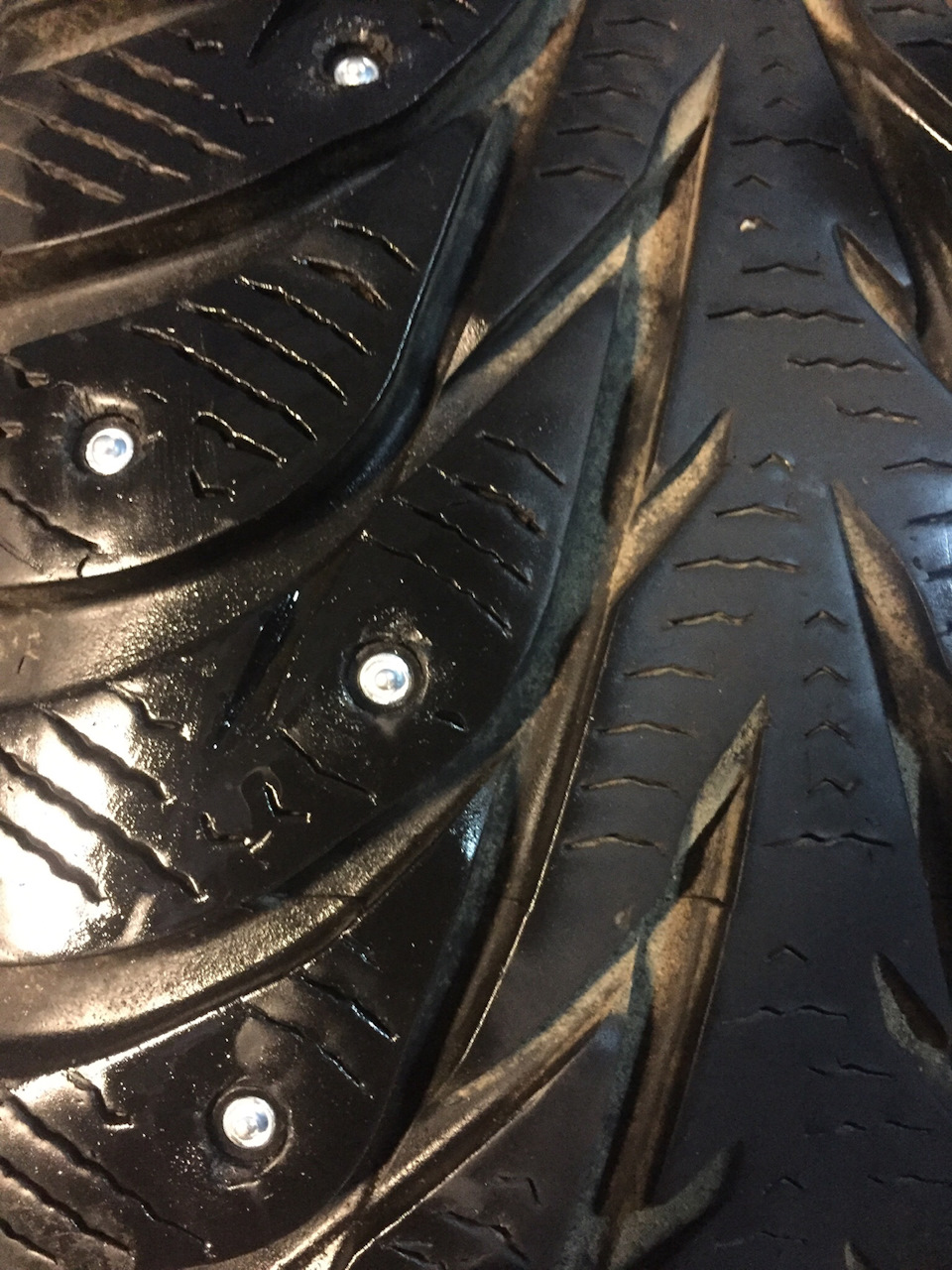 Перешиповка резины — Hyundai Santa Fe (2G), 2,4 л, 2011 года | своими ...