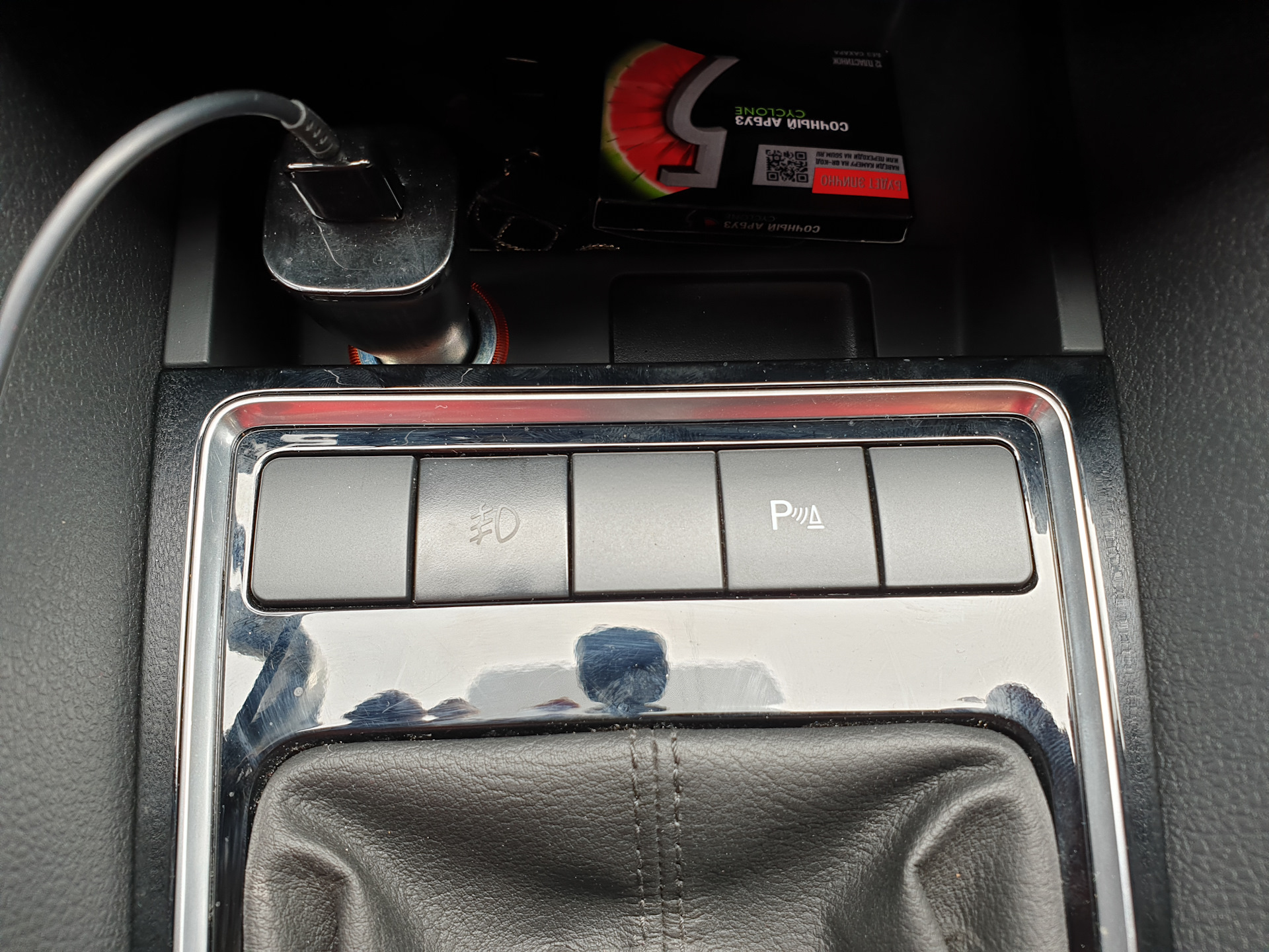 Кнопки ауди q3. Кнопка стеклоподъемника jetta 6. Ручка стеклоподъёмников джетта 5 алюминий. Кнопки джетта 6. Кнопки салона гольф 6.