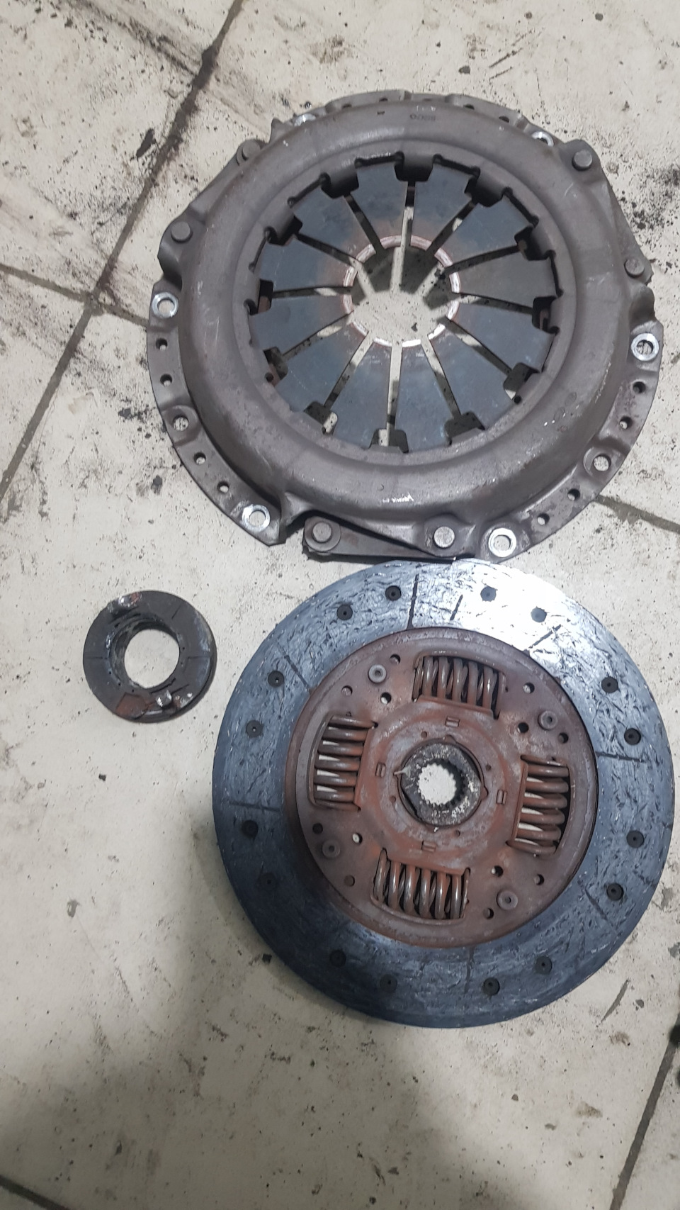 как поставить выжимной на коробку. как поставить выжимной на коробку. как поставить выжимной на коробку. выжимной подшипник кпп фольксваген. выжимной подшипник ваз 2110 на кпп.