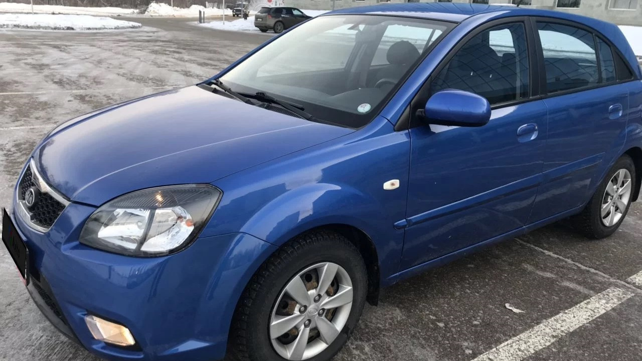 KIA Rio (2G) 1.4 бензиновый 2011 | машина папы на DRIVE2