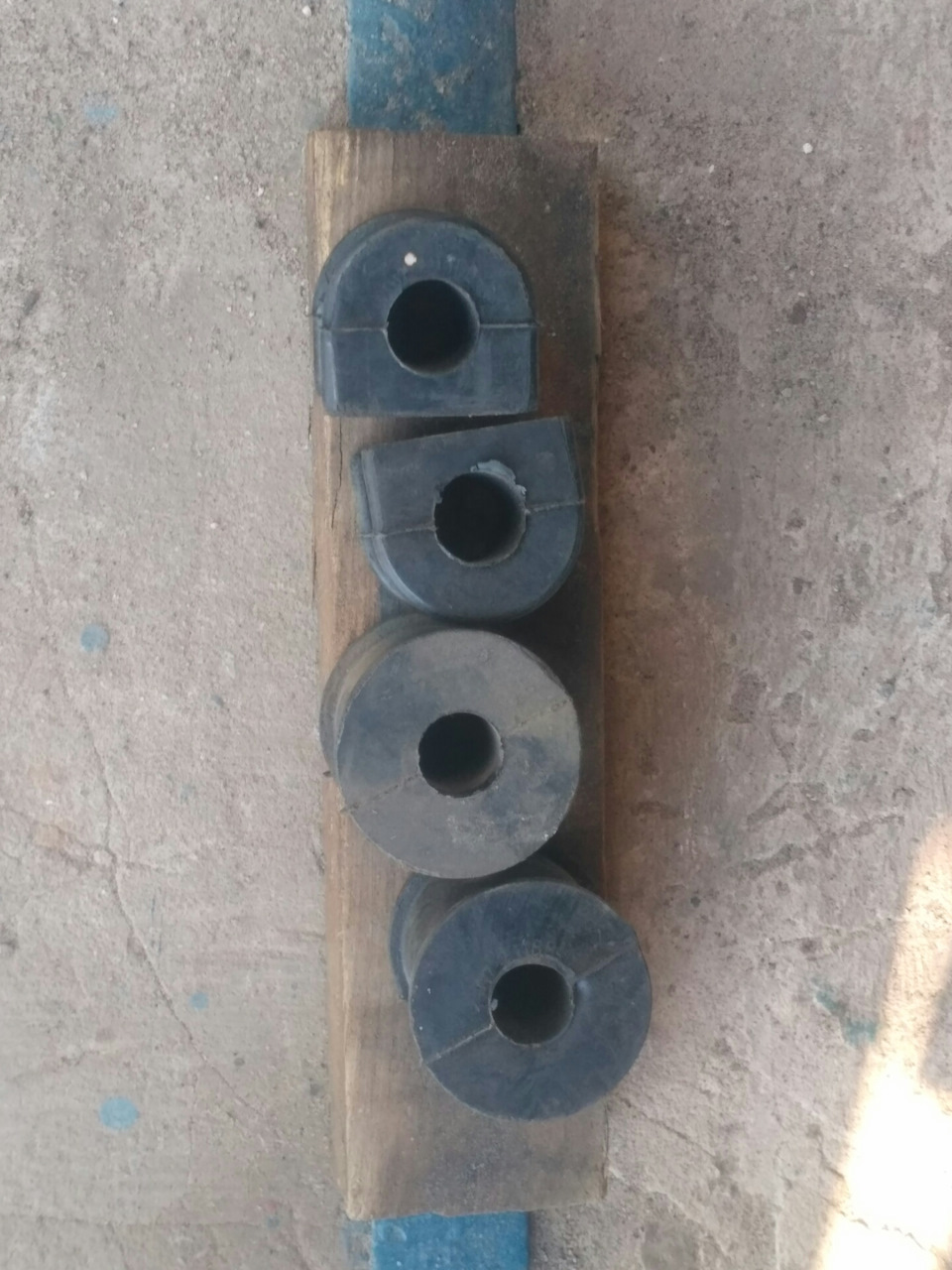 Замена втулок в заднем стабилизаторе поперечной устойчивости — ГАЗ ...