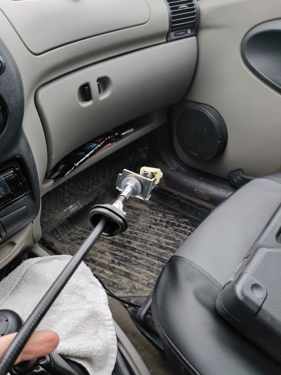 Замена тросика сцепления — Lada Калина хэтчбек, 1,6 л, 2012 года ...