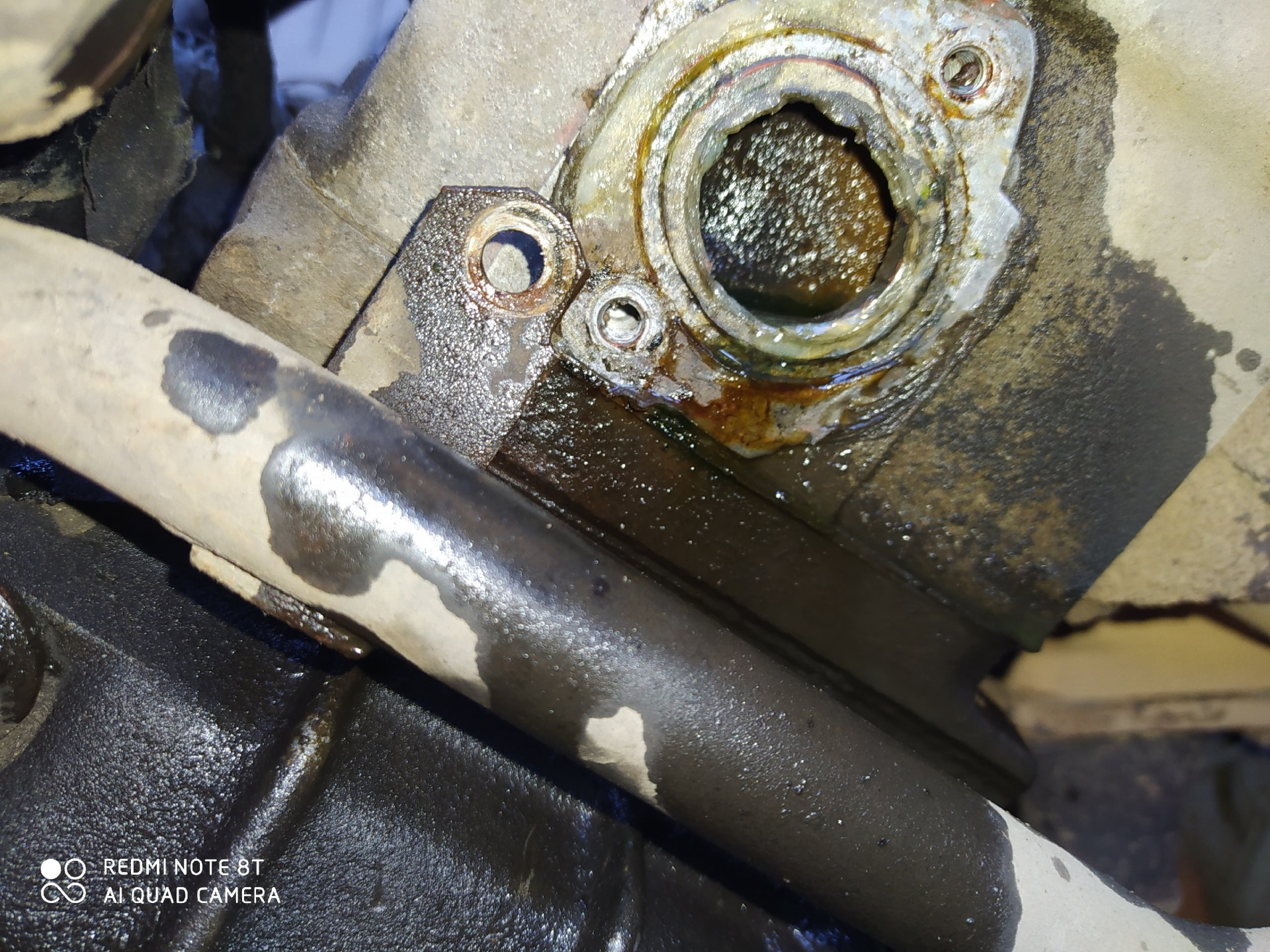 Сварка фланца ду150 к трубе. Течь по фланцу насоса. 10 течь масла. Сварка трубы к52 и к60. Протечка трубы водоснабжения.