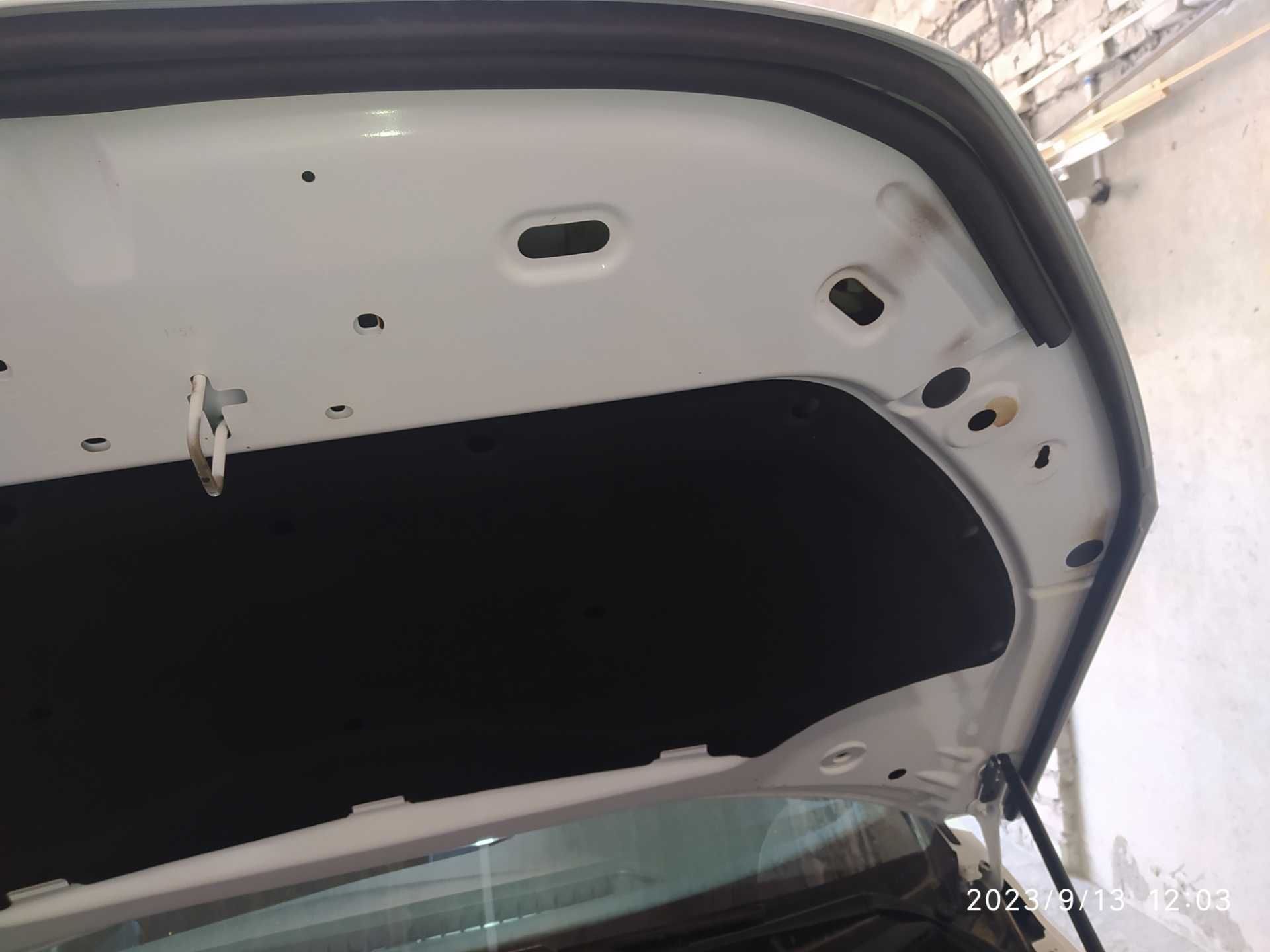 Уплотнитель капота — Lada Vesta (NG), 1,6 л, 2023 года | аксессуары ...