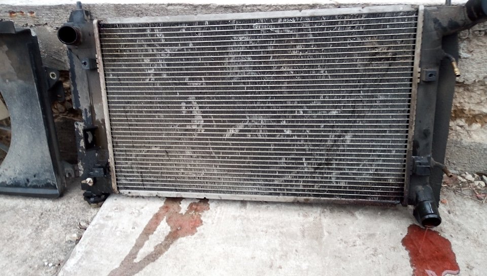 Замена радиатора на nissens 646321 — Toyota Corolla Fielder (E120), 1,5 ...