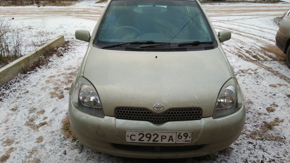 Toyota Vitz (10) 1.0 бензиновый 2001 | Машина жены на DRIVE2