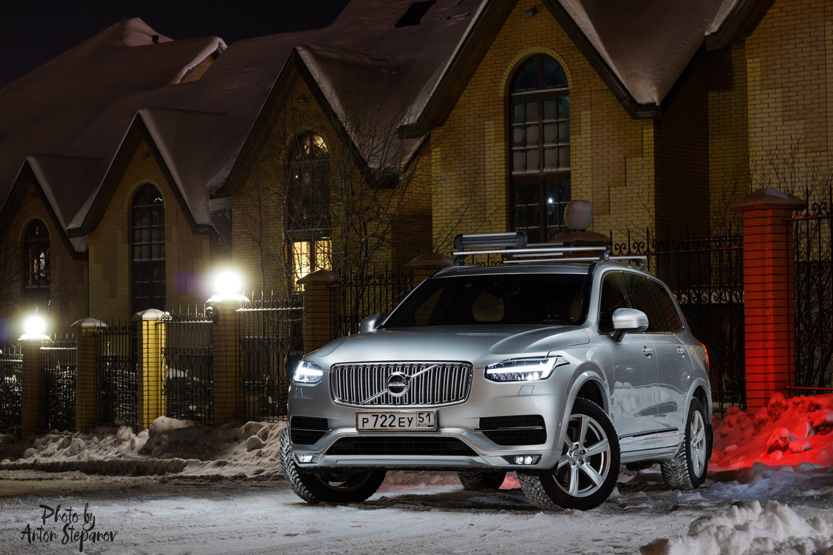 Volvo xc90 на ночной трассе