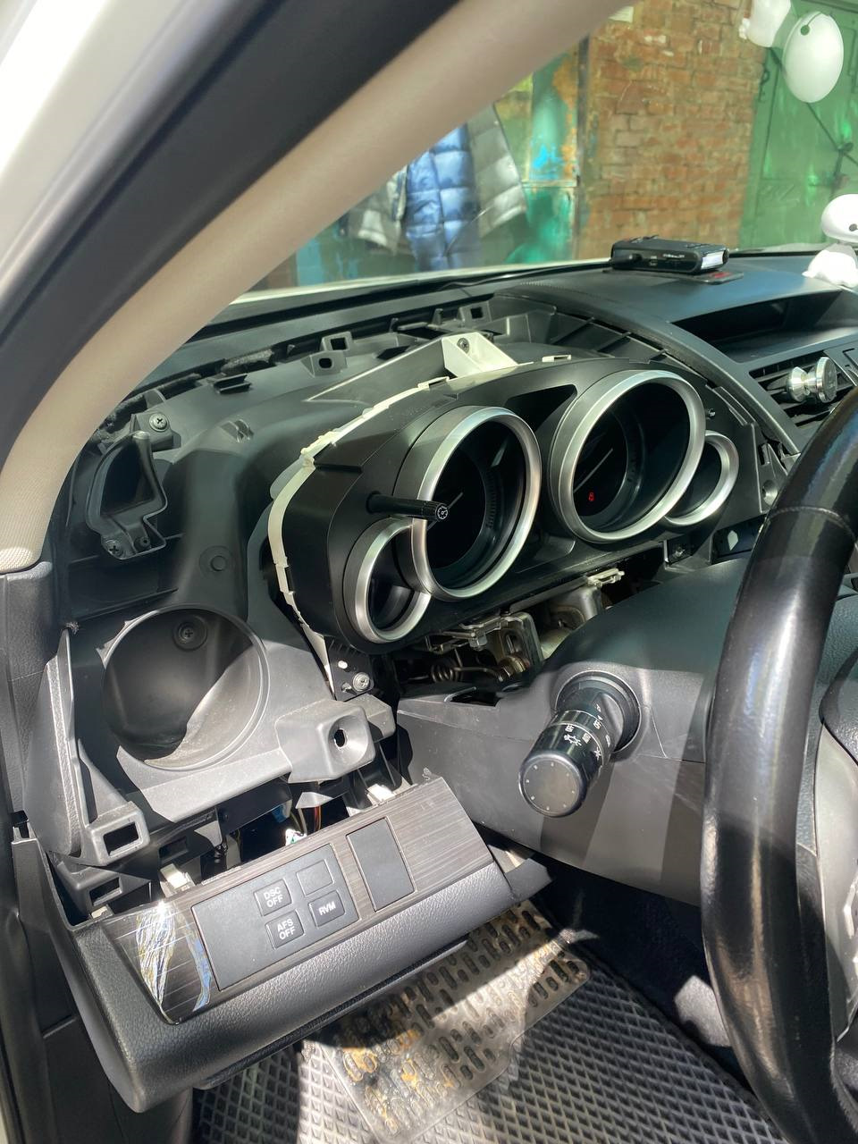 #17.Установка дефлекторов печки Авео Т300 в Мазду 6gh — Mazda 6 (2G) GH ...
