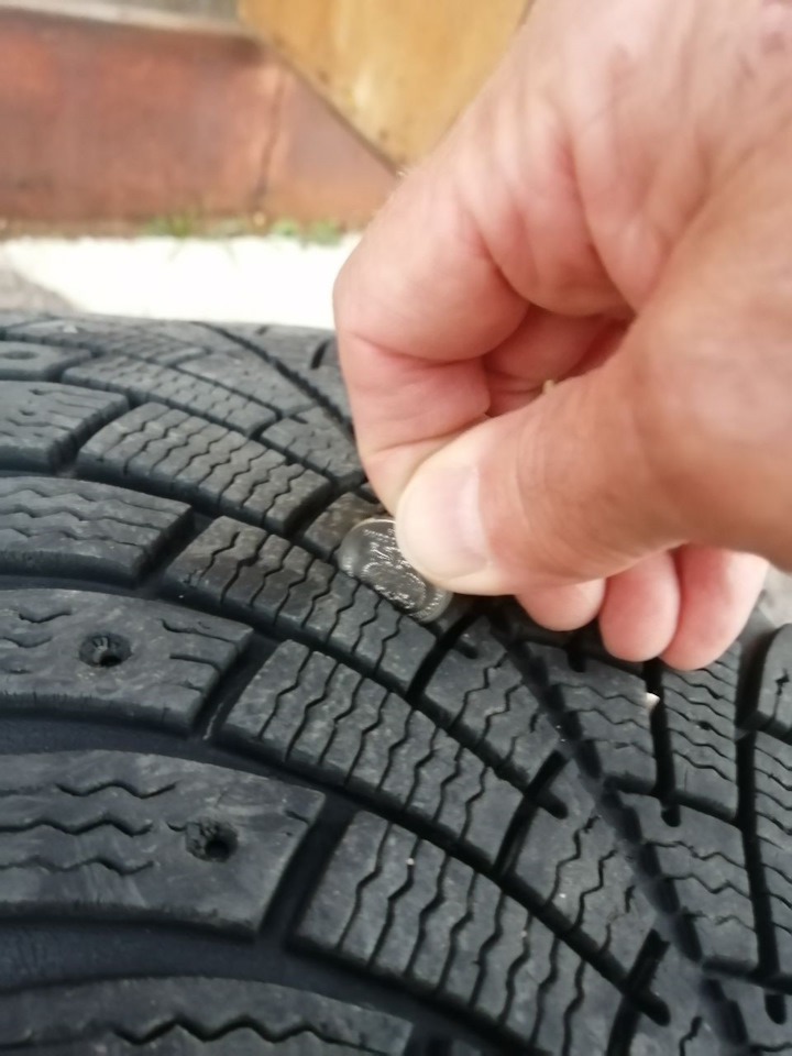 Шины зимние шипованные BFGoodrich 205/60 R16, литые диски K&K 7Jx16 ...