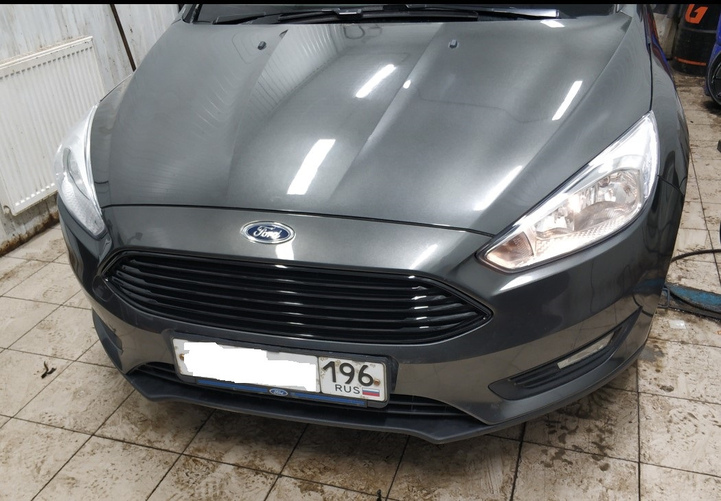 решетка форд фокус 2 рестайлинг. радиаторная решетка форд фокус 1. защита радиатора форд фокус 2 хэтчбек 2006. заглушка решётки радиатора фокус 1.