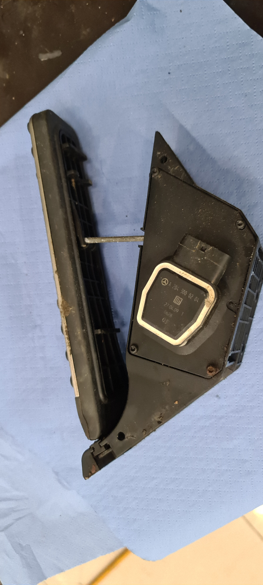 #3 Педаль газа заскрипела — Mercedes-Benz C-class (W204), 2,5 л, 2009 ...