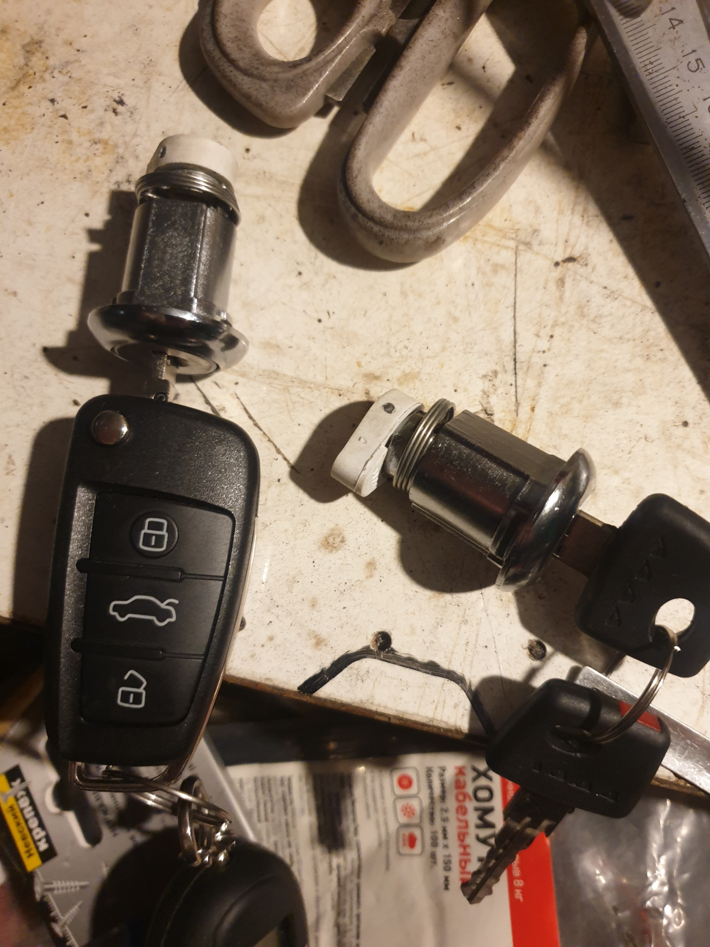 замок зажигания хендай солярис 2013. замок зажигания 112 купе. один ключ двери и зажигания. ключ зажигания днепр. личинка багажника ваз 2114.