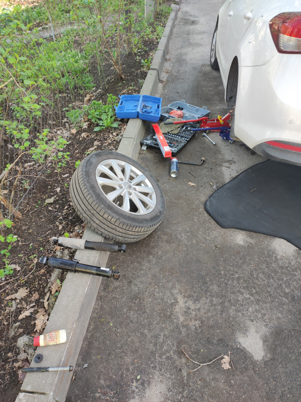 Стойка CTR проехала 20 тысяч и потекла — KIA Cerato (3G), 2 л, 2017 ...