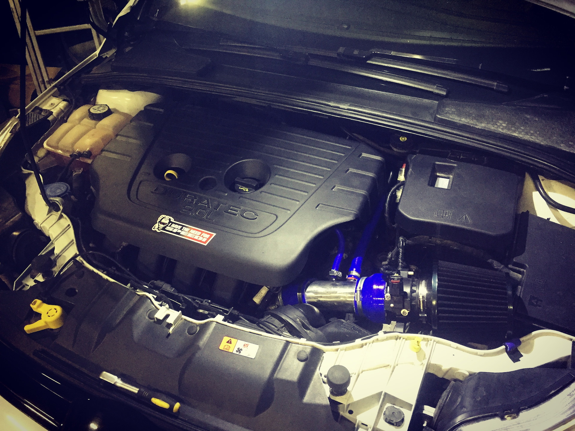 Холодный фьюжн. Холодный впуск Форд фокус 3. Холодный впуск Ford Focus 3. Ford Focus 2 2.0 холодный впуск. Холодный впуск на Форд фокус 1.