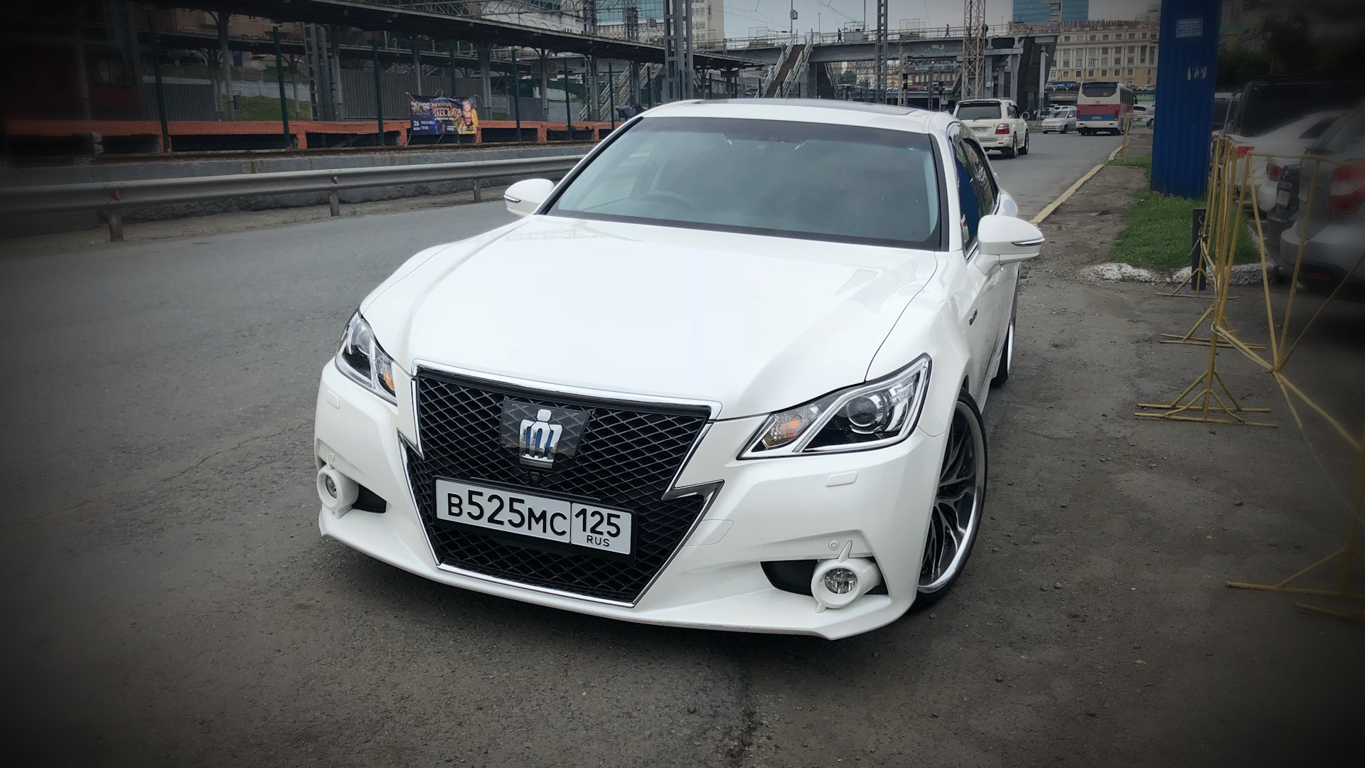 Toyota Crown (S210) 2.5 гибридный 2014 | Athlete G На Батарейках на DRIVE2