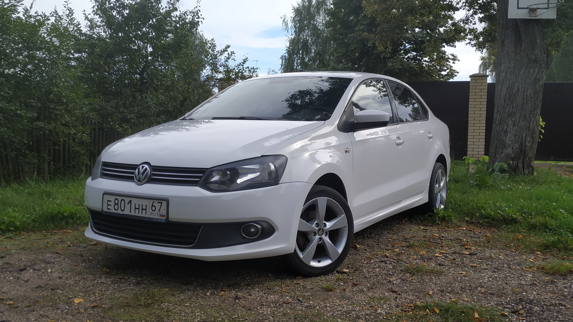 Volkswagen Polo Sedan 1.6 бензиновый 2013 | Highline дорестайл на DRIVE2