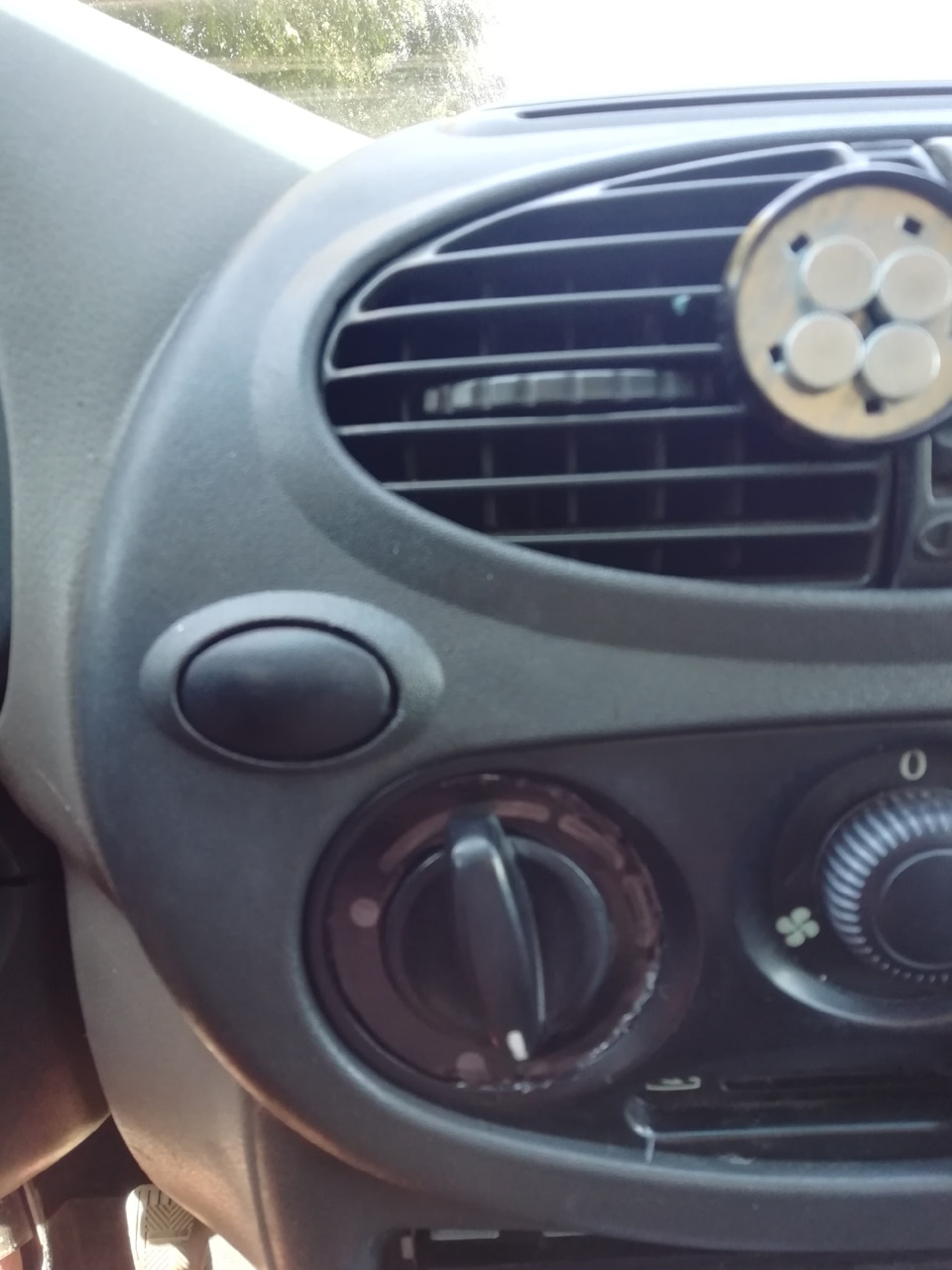 Замена переключателя поворотника, обклейка блока печки — Lada Калина ...