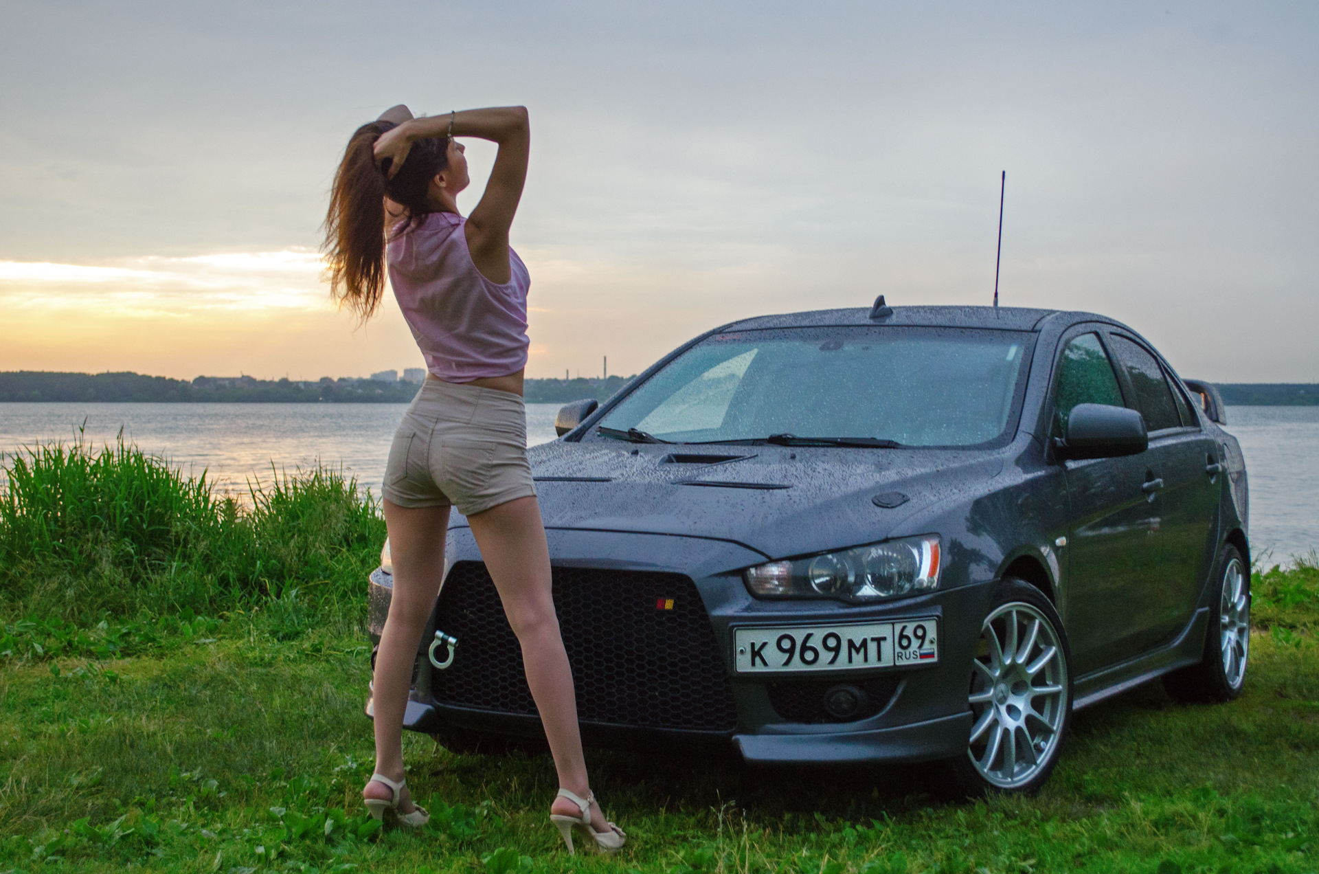 Mitsubishi Lancer девушка Evolution EVO