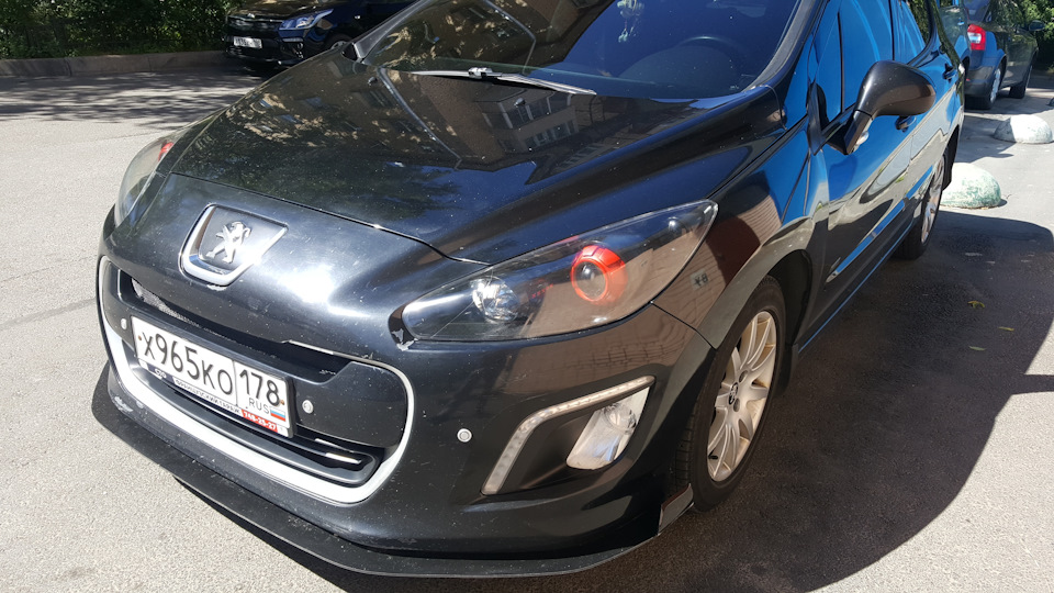 Свет пежо 308. Свет пежо 308. Peugeot 308 ксенон. Пежо 308 свет. Пежо 308 лампы.