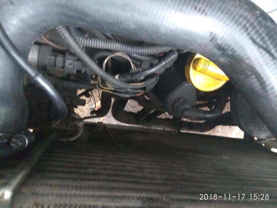 Как заменить охлаждающую жидкость рено Замена ОЖ - Renault Trafic (2G), 1,9 л, 2001 года расходники DRIVE2