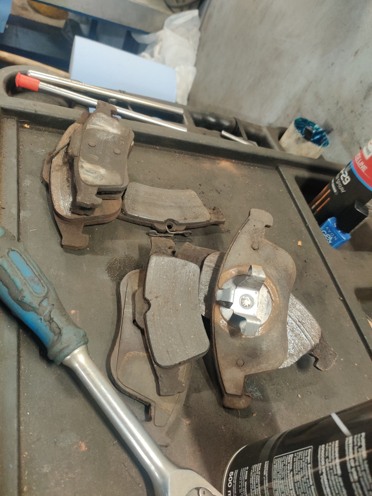 ТО 255. Замена колодок и переобувка на зиму — Renault Laguna III, 2 л ...