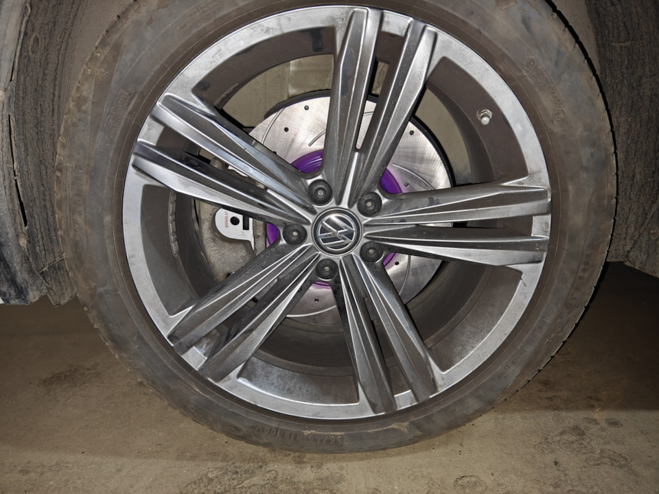 Замена передних тормозных дисков — Volkswagen Tiguan (2G), 2 л, 2018 ...