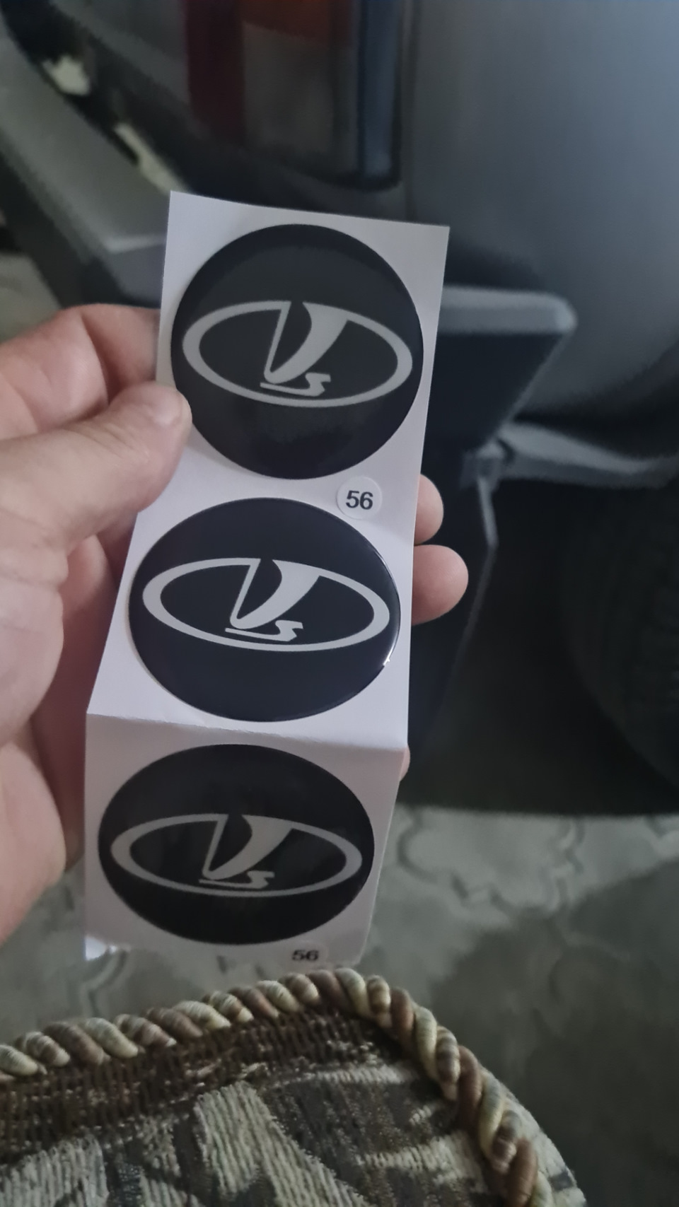 Колпачки на диски и наклейки на них — Lada 4x4 5D, 1,7 л, 2006 года ...
