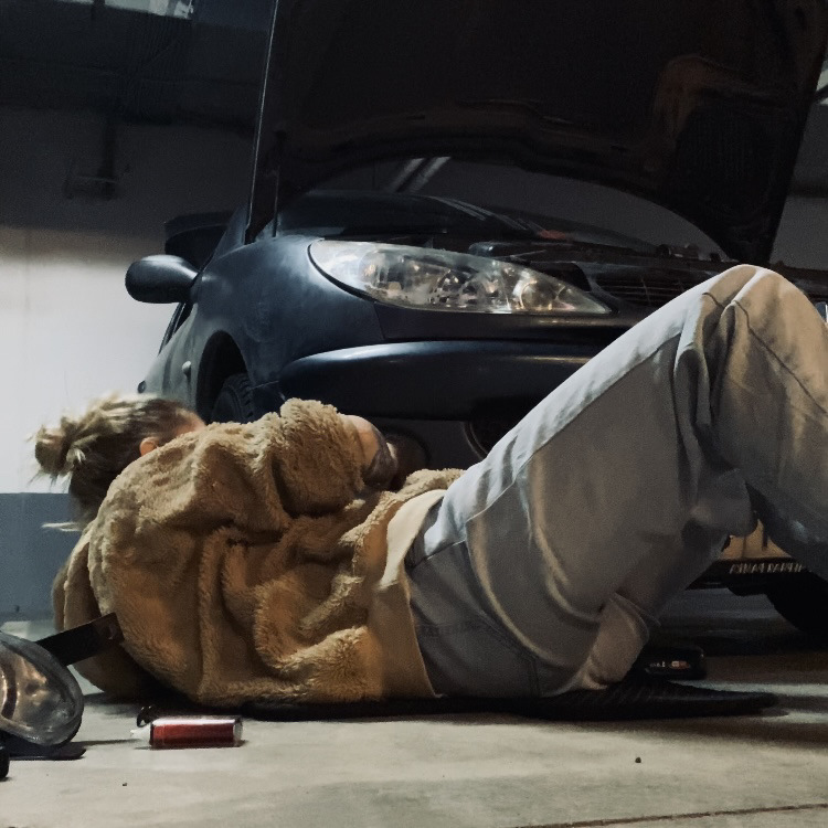 Она не теряет надежды махнуть противотуманки — Peugeot 206, 1,4 л, 2007 ...