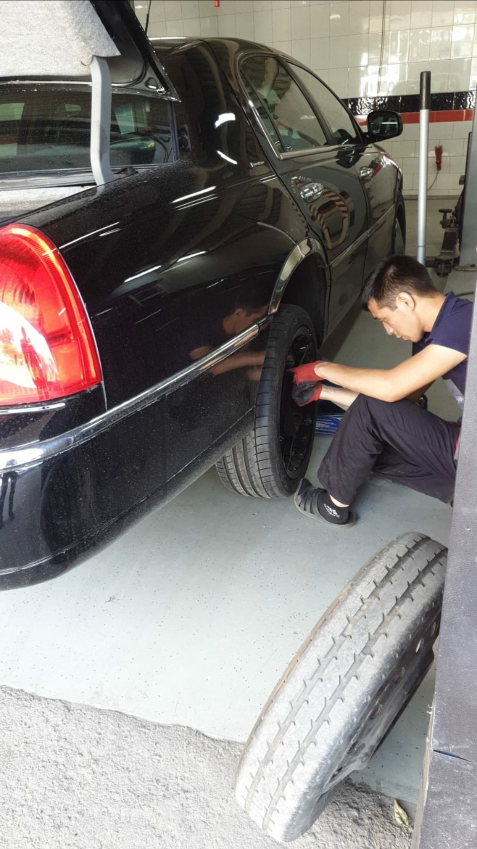 БОКОВОЙ ПОРЕЗ — Lincoln Town Car III, 4,6 л, 2003 года | шины | DRIVE2