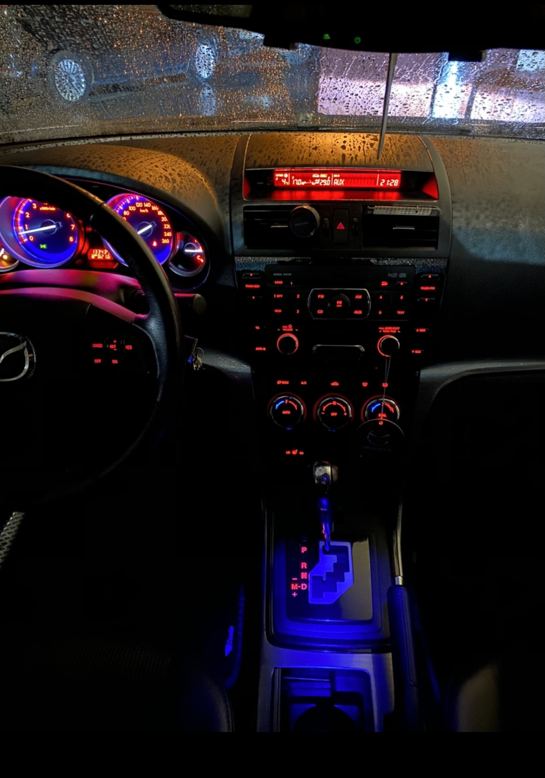Подсветить 6. Подсветка салона Мазда 6 GH. Подсветка Mazda 6 GH. Мазда 6 2011 салон ночью. Подсветка салона Мазда 6 g.