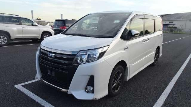Toyota noah. Тойота ноах 2015 года. Toyota noah 3. Тойота ноах серый. Toyota noah r20.