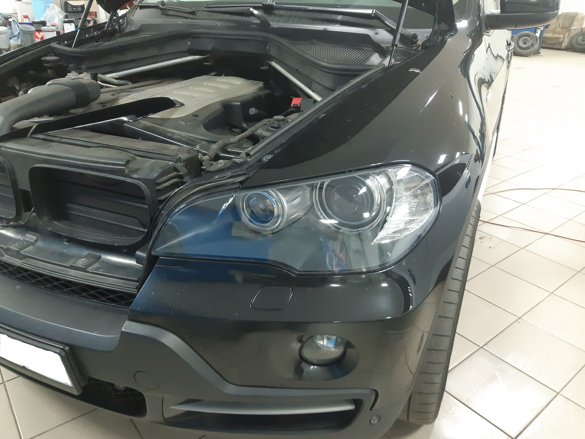 Замена стекол фар — BMW X5 (E70), 3 л, 2008 года | стайлинг | DRIVE2