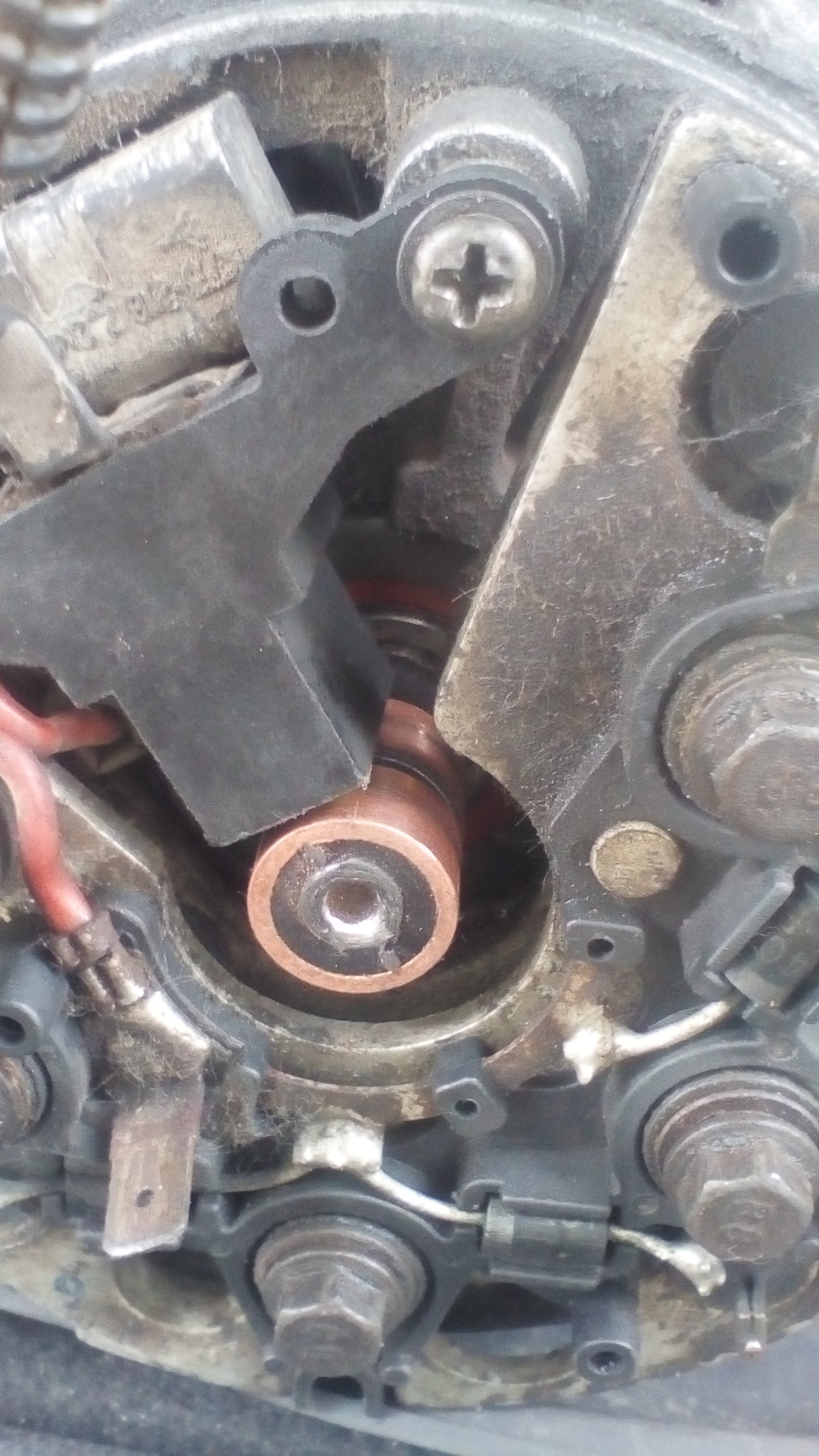 Замена токосъемных колец генератора — ГАЗ Соболь, 2,4 л, 2005 года ...