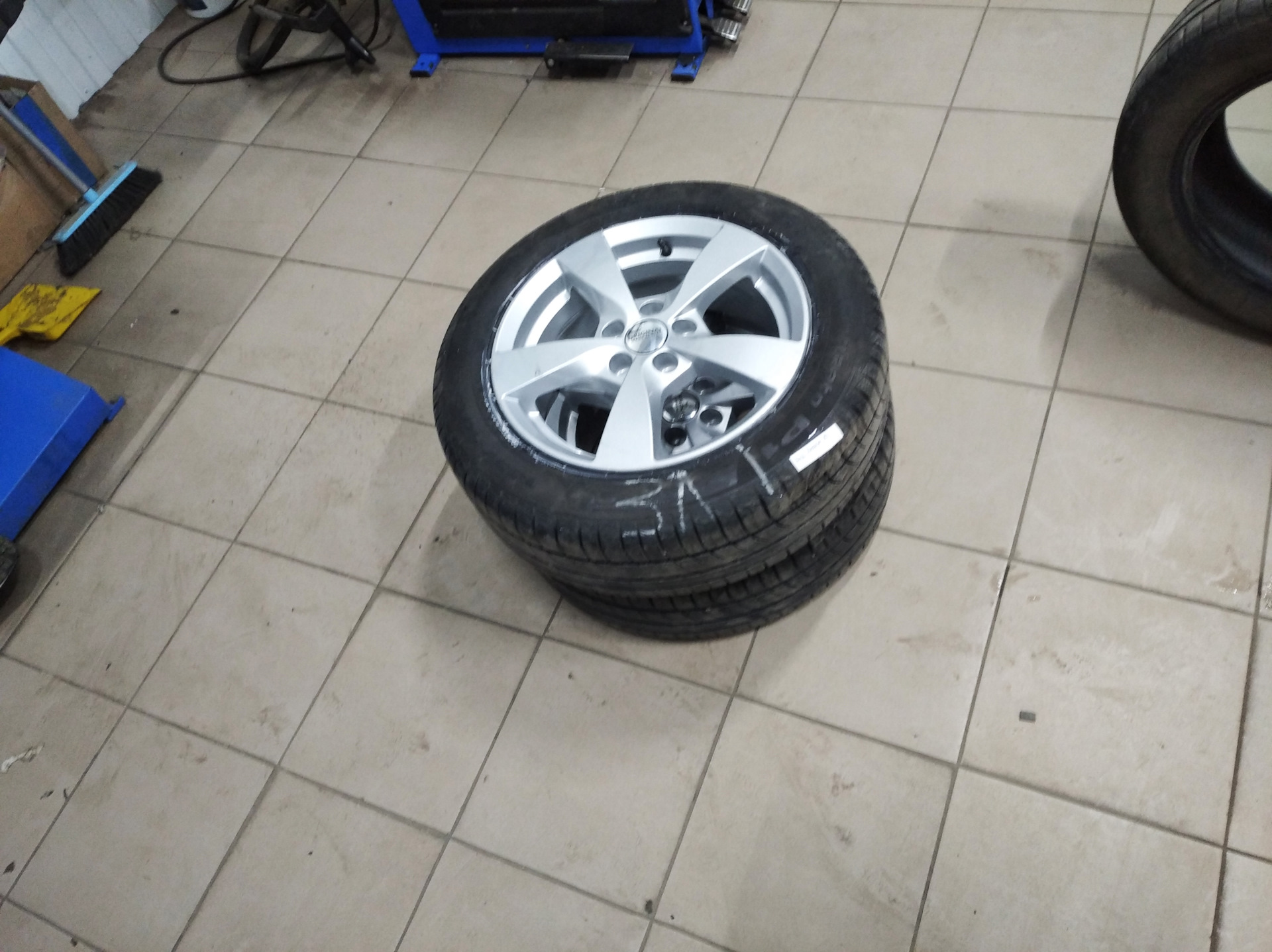 Литые диски СКАД kl-265 — Volkswagen Polo Sedan, 1,6 л, 2017 года ...