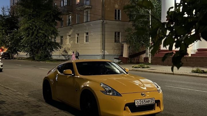 Nissan 370z Р¶РµР»С‚С‹Р№