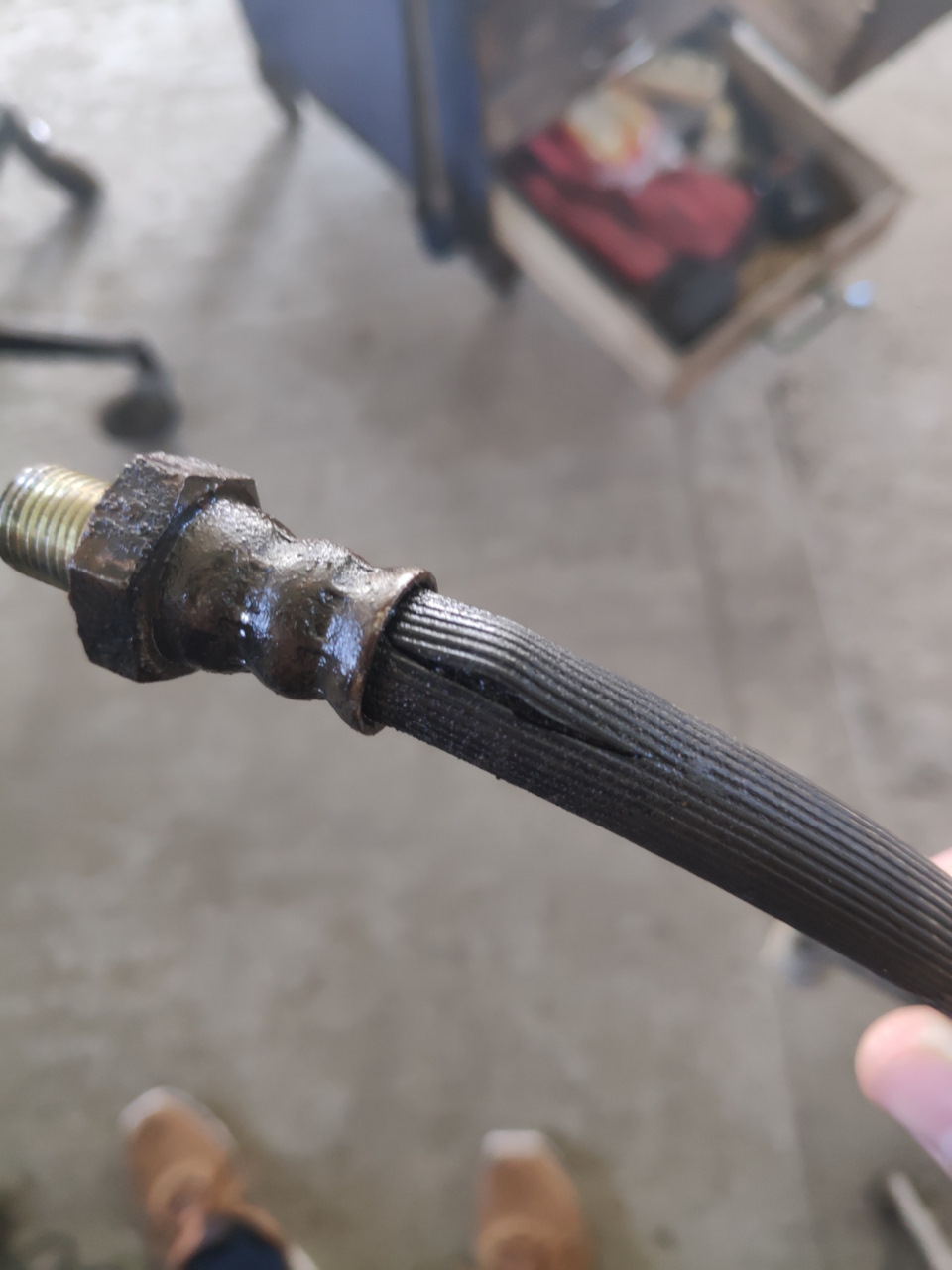 Замена шланга сцепления — ТагАЗ Road Partner, 2,3 л, 2008 года ...