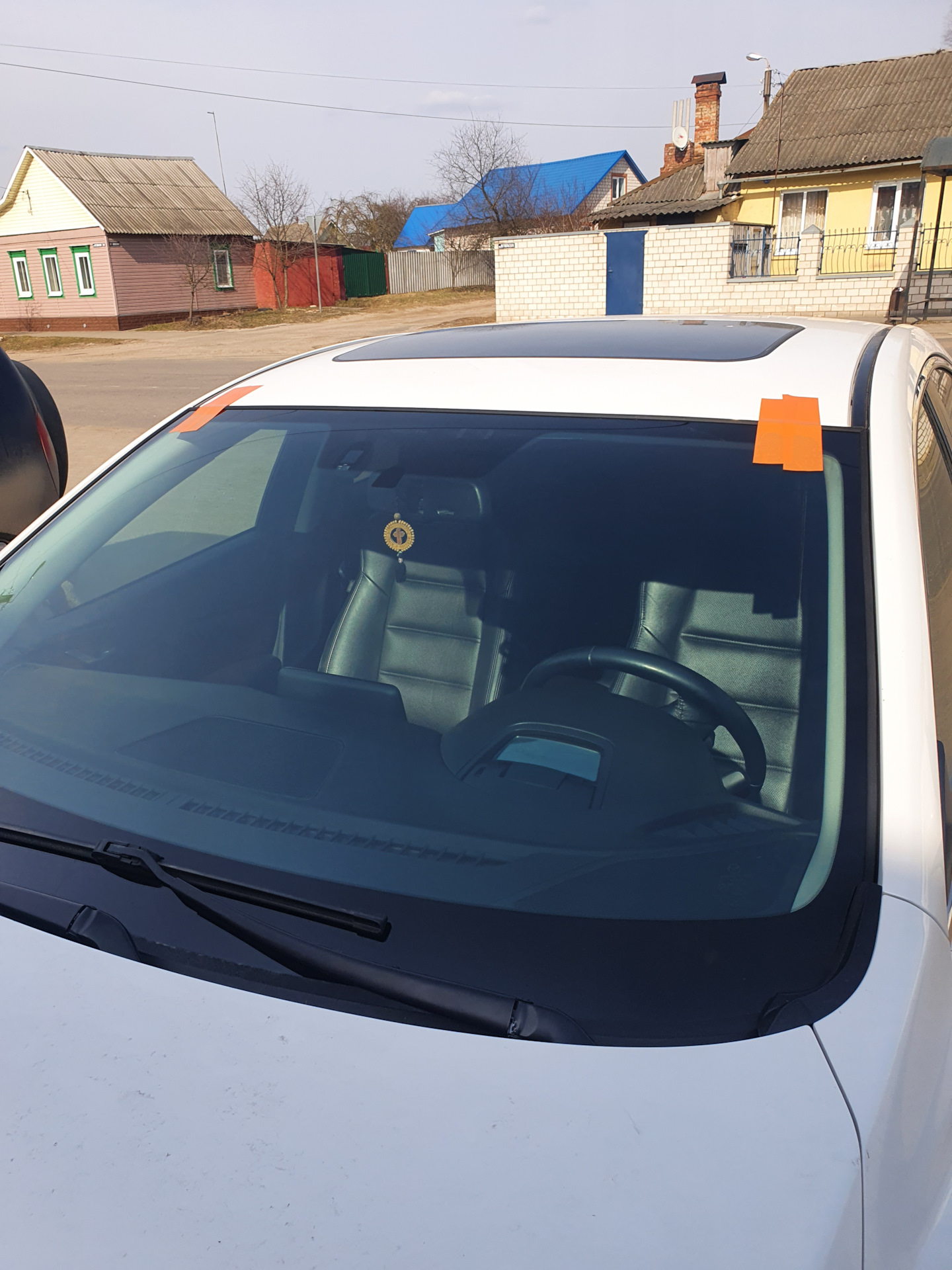 Замена лобового стекла у официального лидера — Mazda 6 (3G) GJ, 2,5 л ...