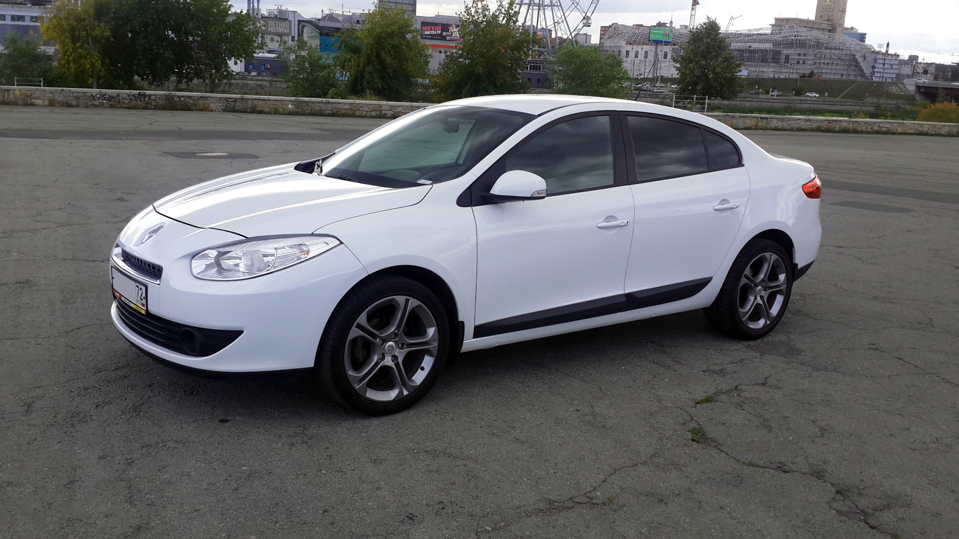 Рено флюенс на 16 дисках фото Renault Fluence 1.6 бензиновый 2012 R18 Мечты сбываются на DRIVE2