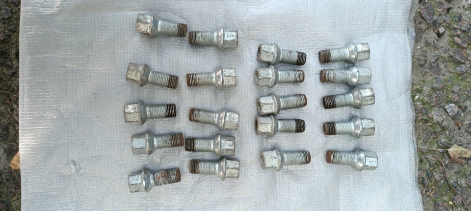 Оригинальные болты для колес Джетта 6 на Volkswagen Jetta VI. | 2 400 ...