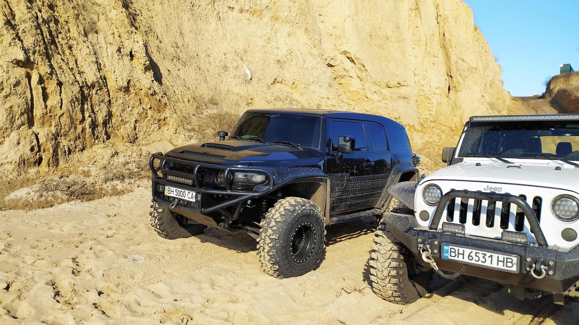 Wrangler vs Land Cruiser