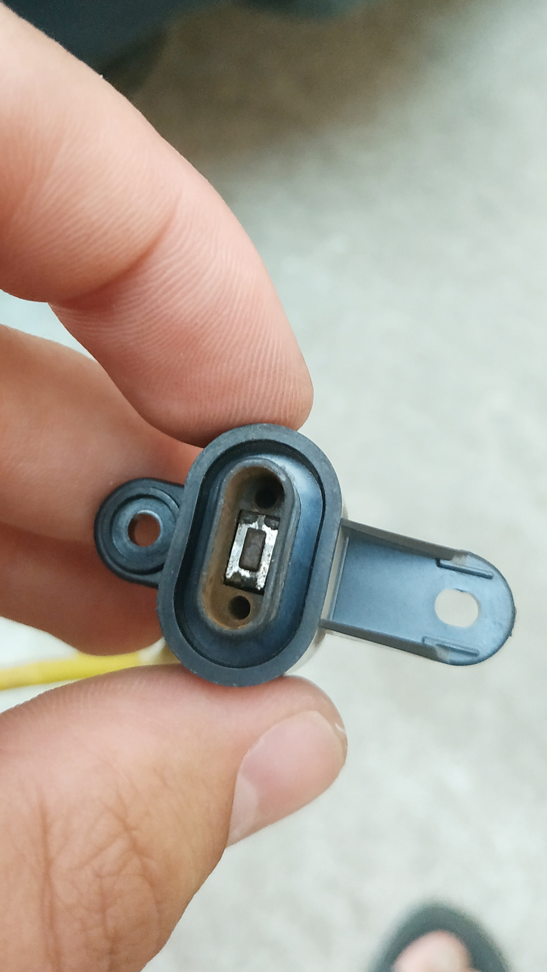 кнопка багажника mazda 6 gh 2008. снять ремень безопасности ситроен с4 пикассо. кнопка багажника мазда 6 gh. ситроен с8 ремень безопасности. кнопка багажника мазда.