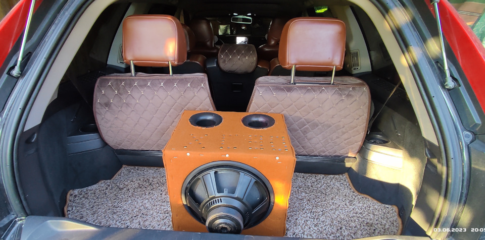 Volvo xc90 hot sale subwoofer