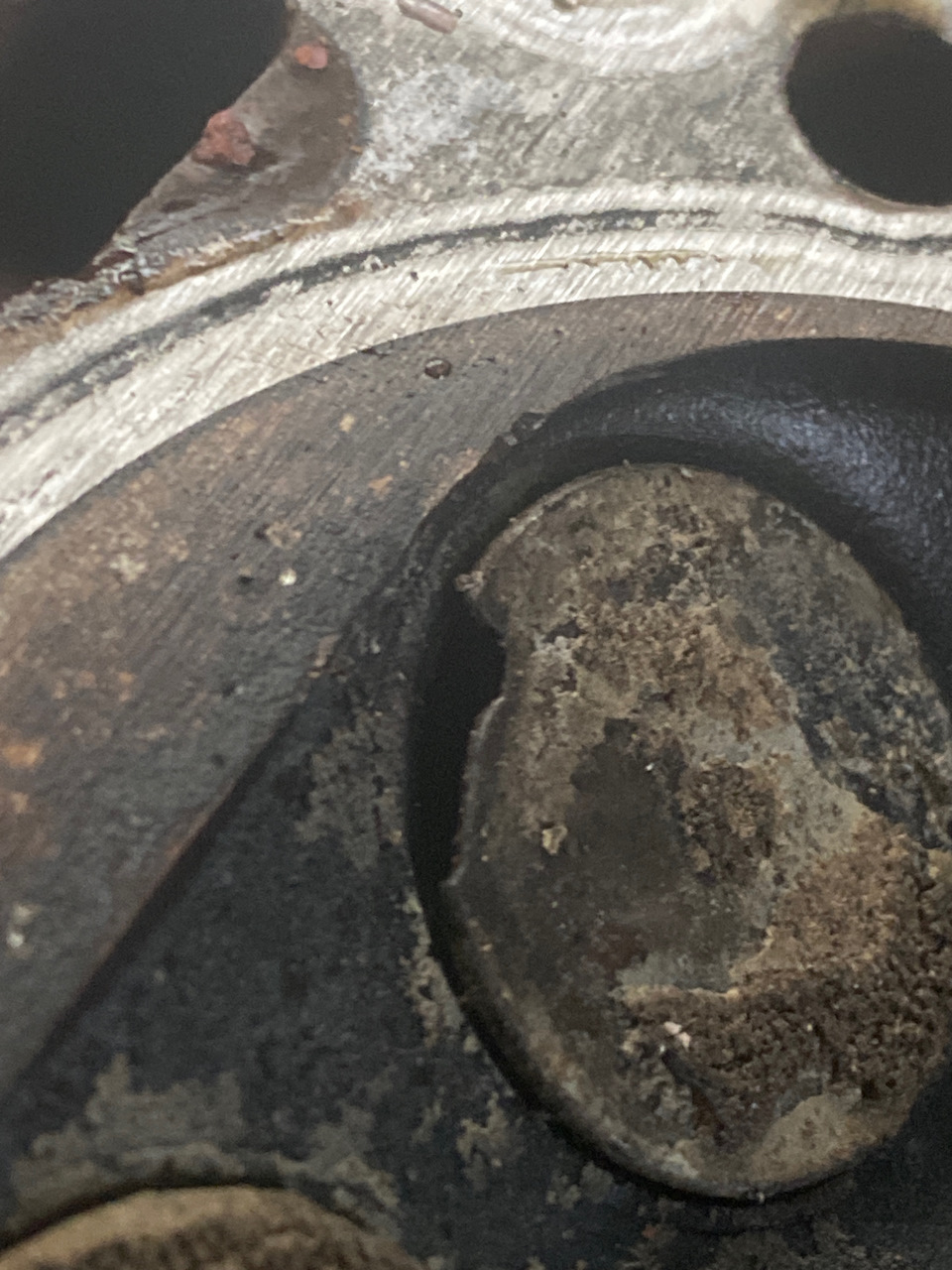 Прогорел выпускной клапан на свеже откапиталенном моторе! — Lada Калина ...