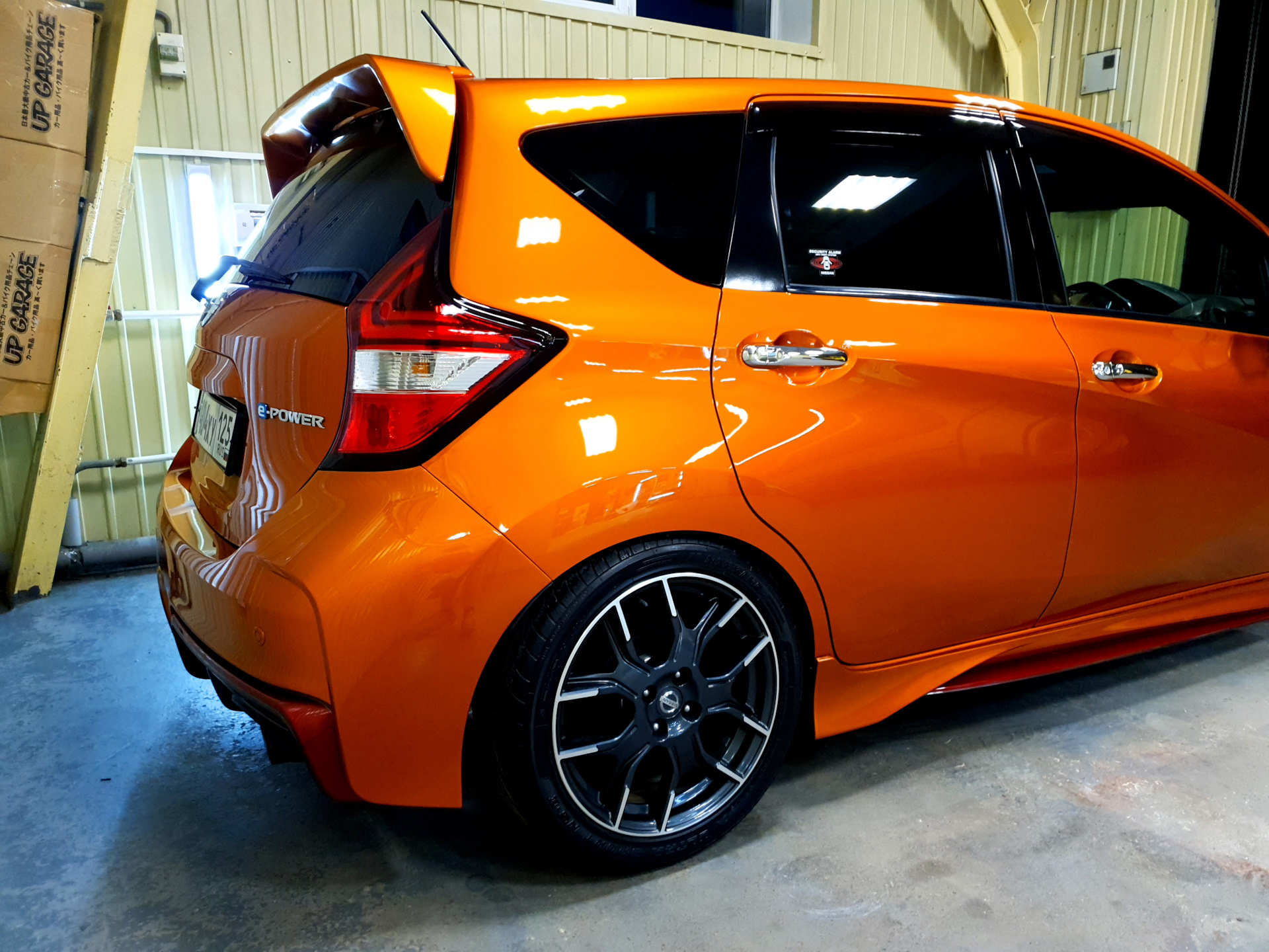 Nissan note e12. Nissan Note e12 e-Power. Nissan Note e-Power e13. Nissan Note e Power 2017. Nissan Note e Power e13 Tuning.